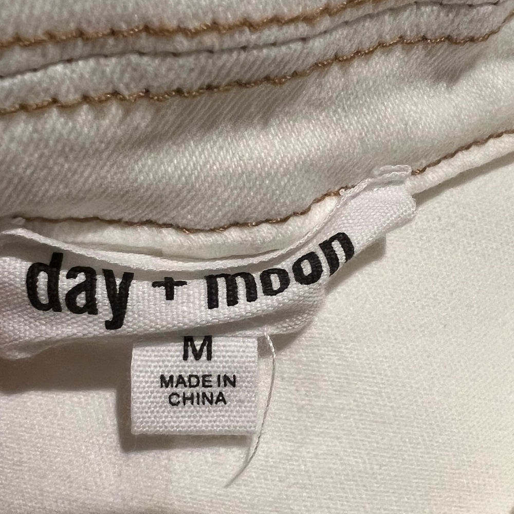 Day+Moon White puff sleeve denim short romper size medium - Picture 4 of 4